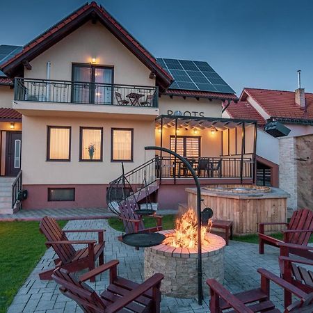 Roots Villa Redwood Brasov Exterior photo