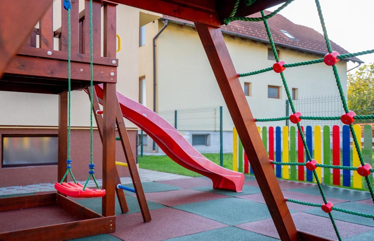 Roots Villa Redwood Brasov Exterior photo