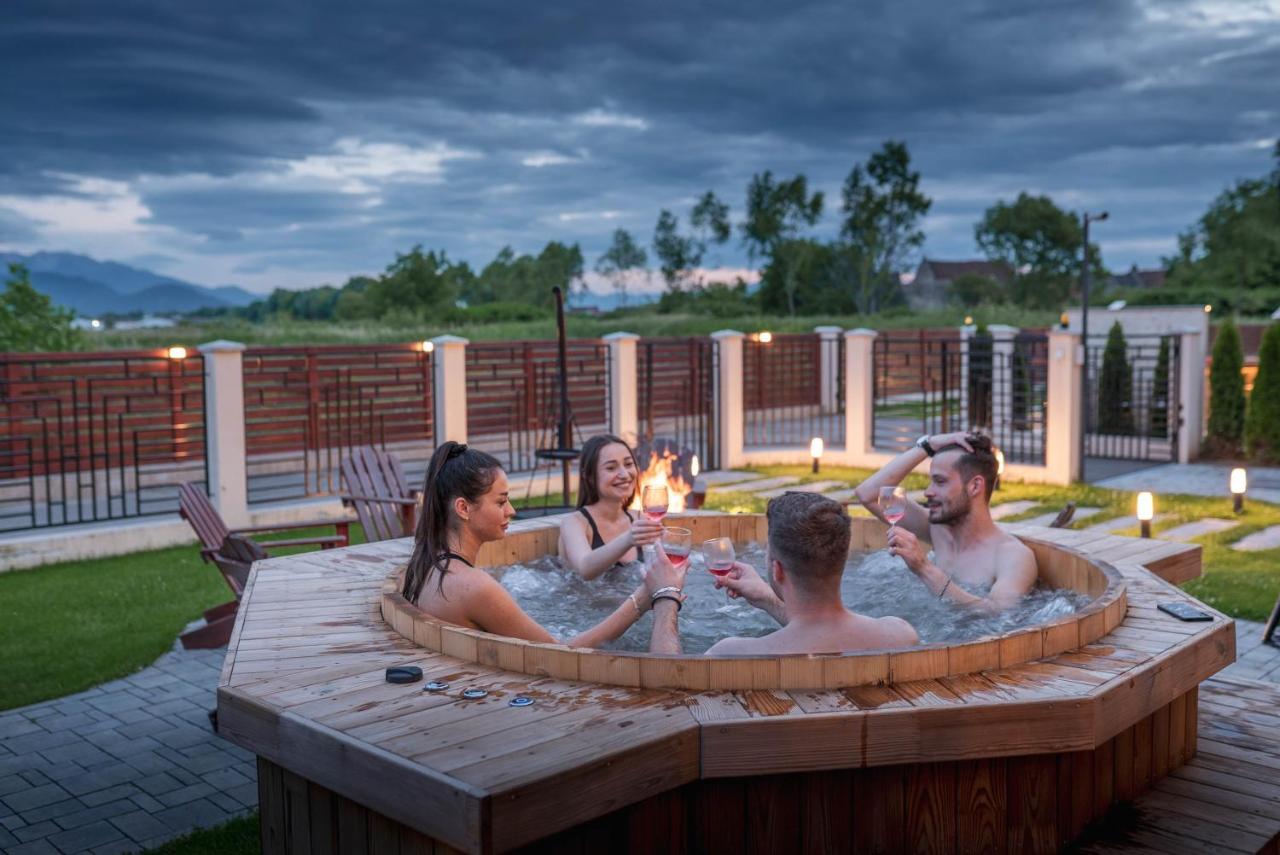 Roots Villa Redwood Brasov Exterior photo